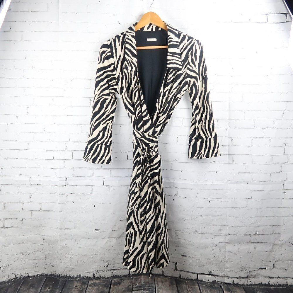 NOTICE ZEBRA PRINT LONG SLEEVE WRAP DRESS SIZE MEDIUM